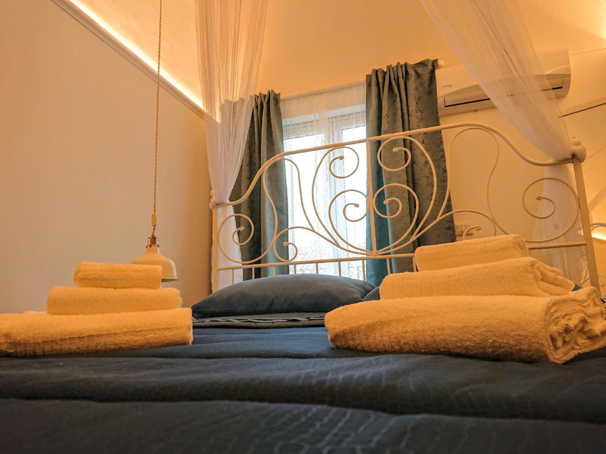 Siculi Central Apartment Catania Bagian luar foto