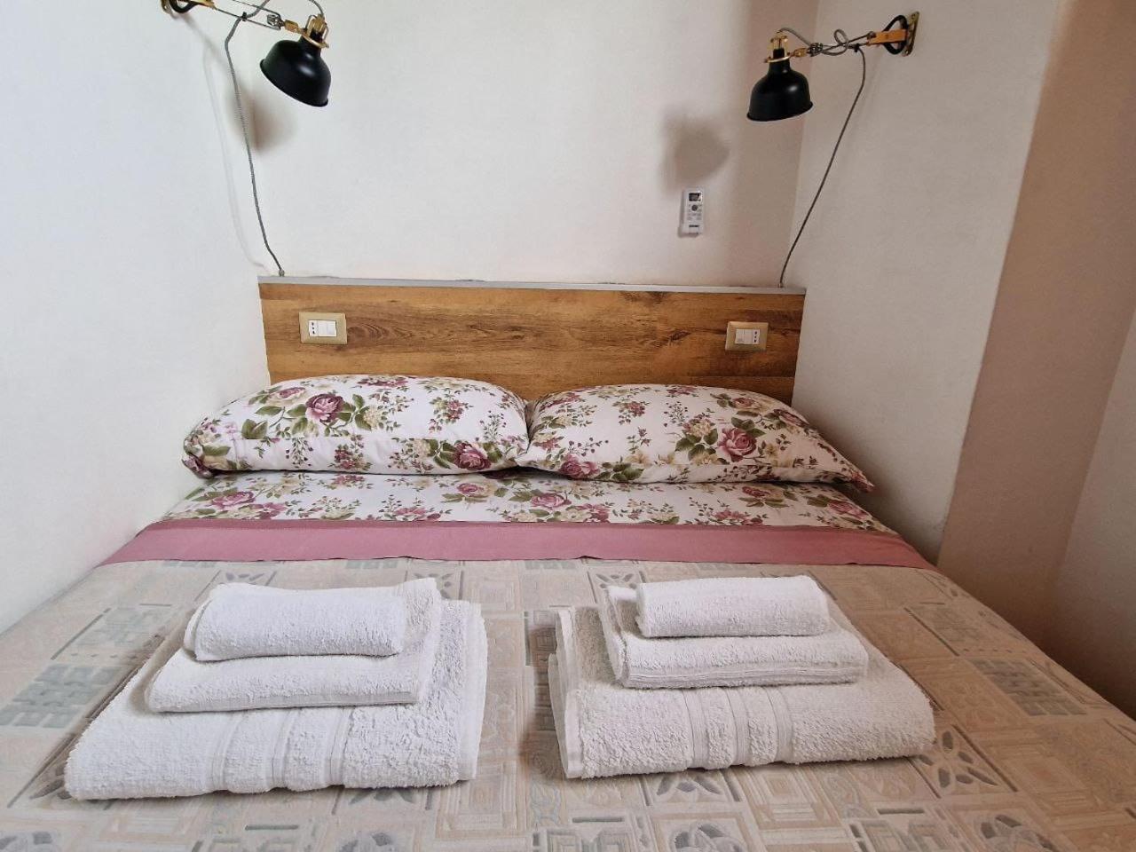 Siculi Central Apartment Catania Bagian luar foto